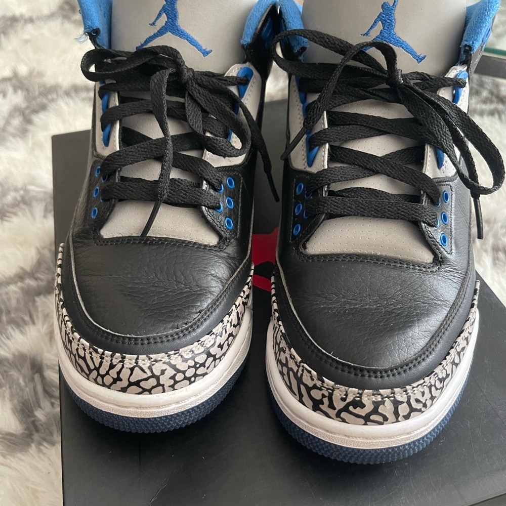 Air Jordan - Picture 3 of 6